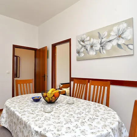 Mile 1249 Apartament