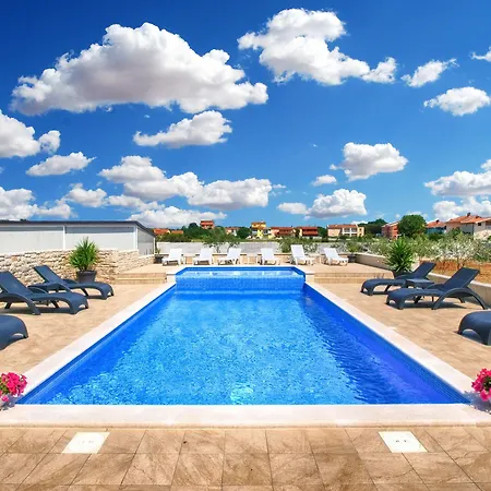 Mile 1249 Apartament *